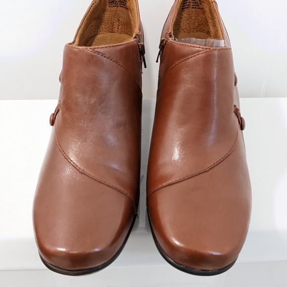 NWOT leather shoes by Clarks - Picture 12 of 16